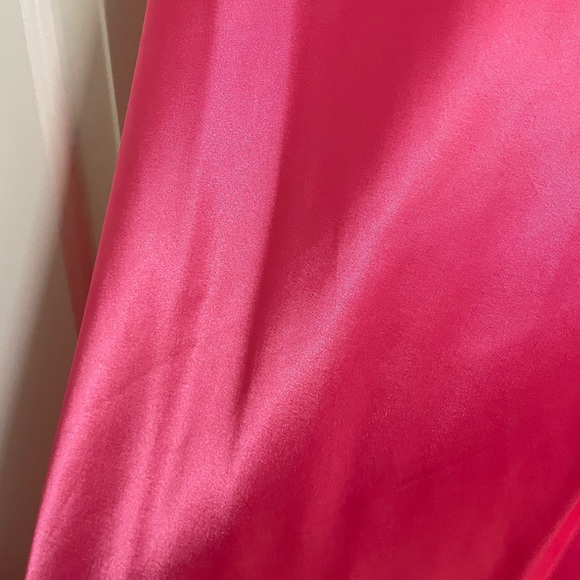 Beautiful mid length silk dress - Picture 2 of 4